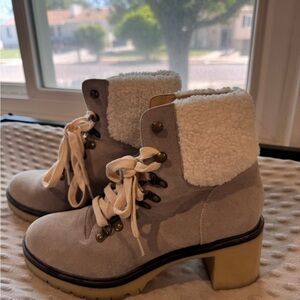 Women's Lace-Up Ankle Boots with Shearling Lining